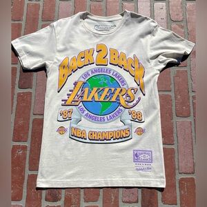 Mitchell & Ness Los Angeles Lakers ‘Back 2 Back NBA Champions’ Shirt SZ SM